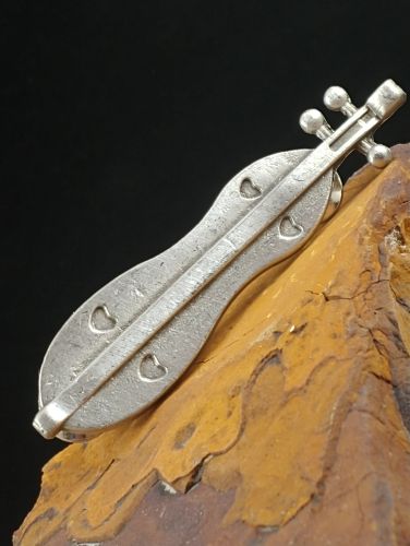 Dulcimer Pin