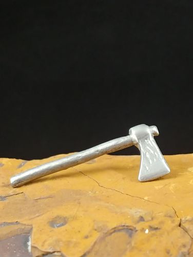 Tomahawk Pin
