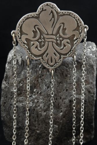 Fleur-de-lis Chatelaine