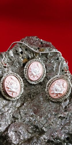 Ivory Rose on Pink Cameo Gift Set