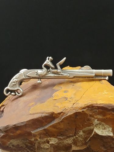 Scottish Pistol Kilt Pin